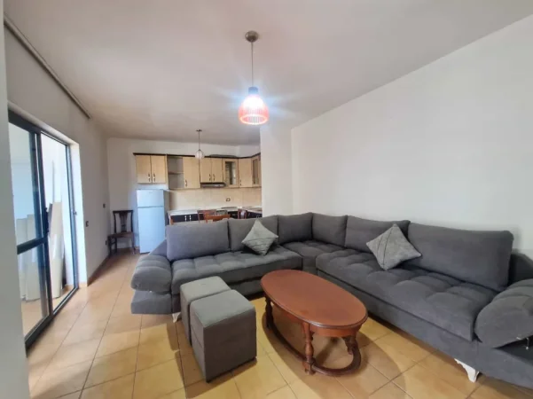 Tirane, jepet me qera apartament 2+1 Kati 8, 80 m² 580 € (21 dhjetori)