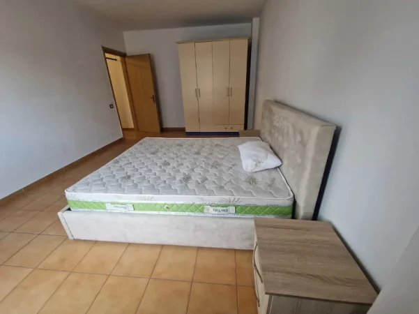 Tirane, jepet me qera apartament 2+1 Kati 8, 80 m² 580 € (21 dhjetori)