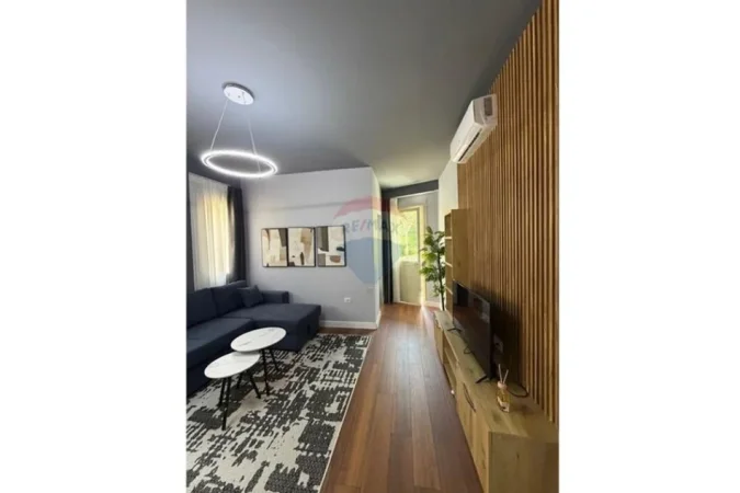 Tirane, jepet me qera apartament 2+1 , 100 m² 650 € (Kopshti Botanik)