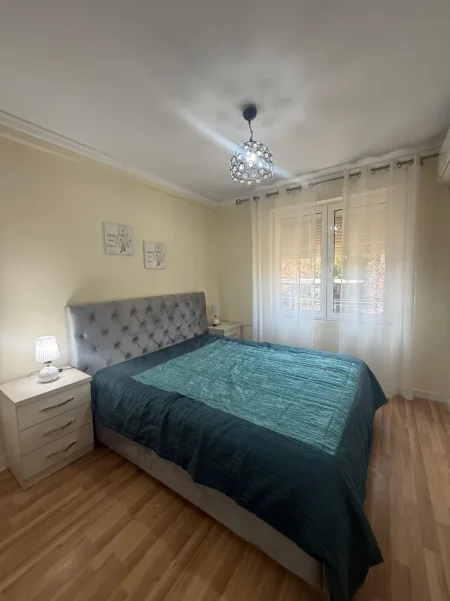 Tirane, jepet me qera apartament 1+1 Kati 2, 70 m² 500 € (Stadiumi Dinamo)