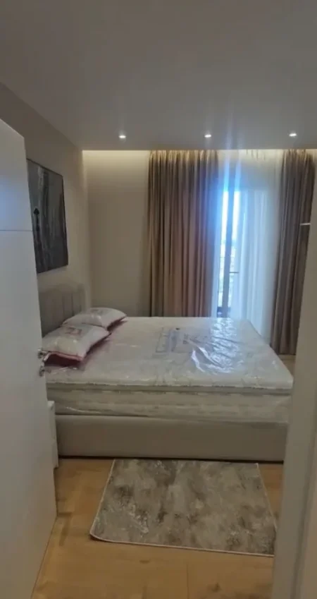 Tirane, jepet me qera apartament 2+1 Kati 4, 950 € 