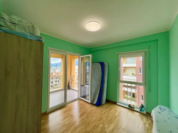 Tirane, shitet apartament 3+1+Ballkon Kati 4, 130 m² 245.000 € (Selite)