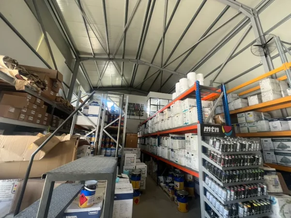 Tirane, jepet me qera ambjent biznesi , 300 m² 2.100 € 