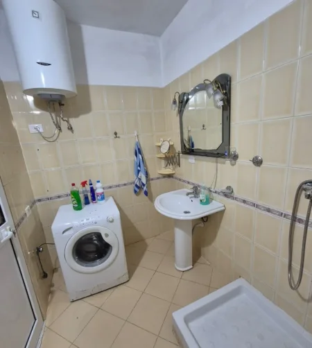 Tirane, jepet me qera apartament 2+1+Ballkon , 104 m² 600 € 