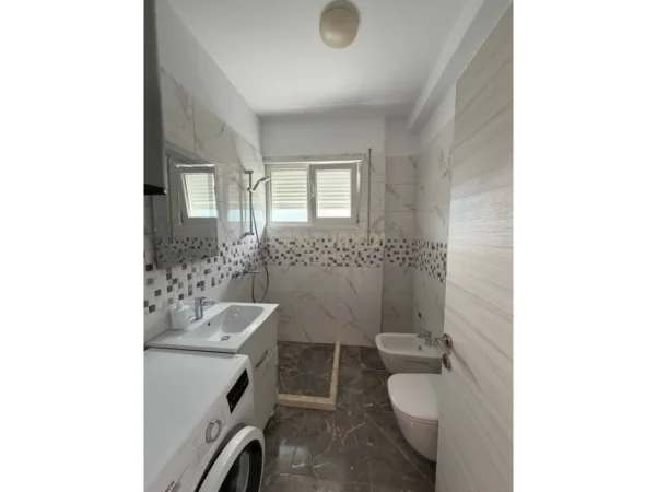 Tirane, shitet apartament 2+1 Kati 4, 106 m² 235.000 € (ish restorant durresi)