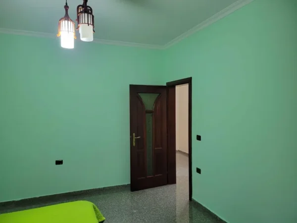 Tirane, jepet me qera apartament 2+1 Kati 1, 102 m² 400 € (Shkoze)