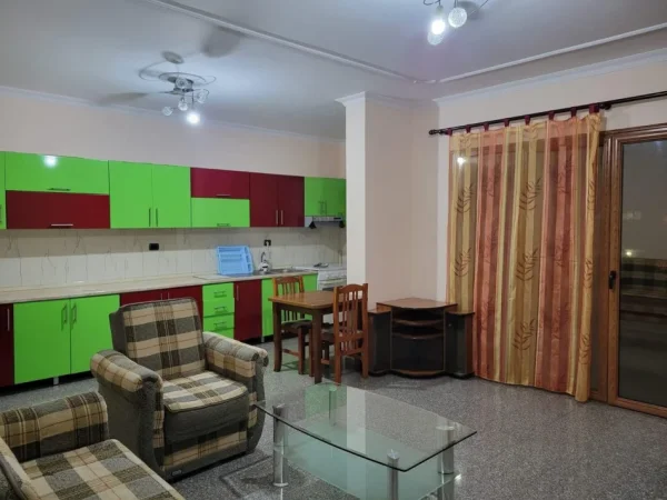 Tirane, jepet me qera apartament 2+1 Kati 1, 102 m² 400 € (Shkoze)