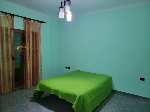 Tirane, jepet me qera apartament 2+1 Kati 1, 102 m² 400 € (Shkoze)