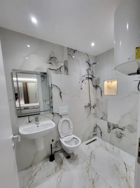 Tirane, jepet me qera apartament 2+1+Ballkon , 120 m² 1.000 € 