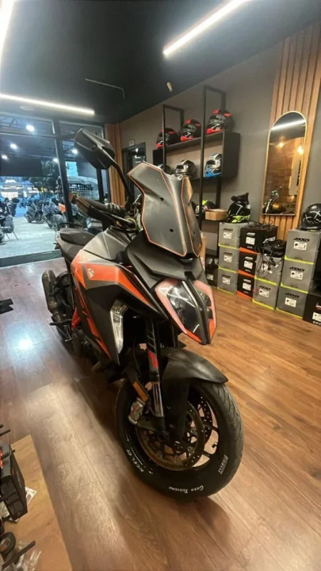 Tirane, shitet motor sportiv KTM , e zeze 21 km 15.000 €