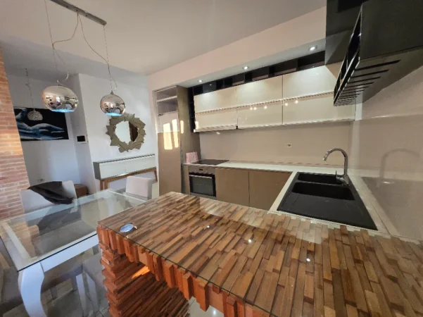 Te Selvia, Jap me qera apartament 1+1 totalisht i mobiluar. 60.000leke . 10 min nga qendra