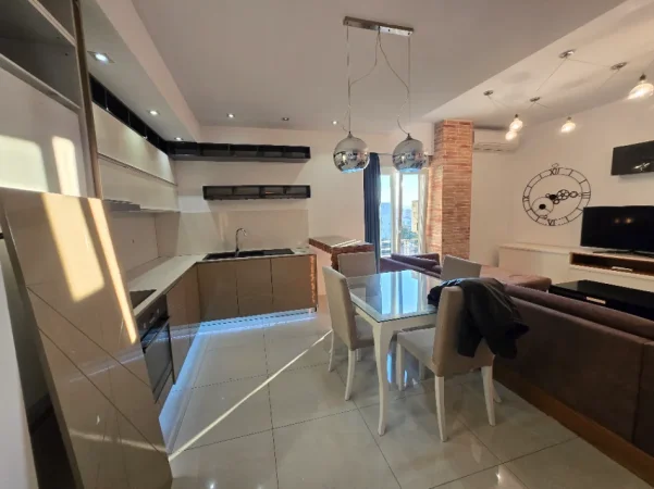 Te Selvia, Jap me qera apartament 1+1 totalisht i mobiluar. 60.000leke . 10 min nga qendra