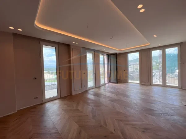 Tirane, shitet apartament 3+1 Kati 8, 193 m² (Altana Residence)
