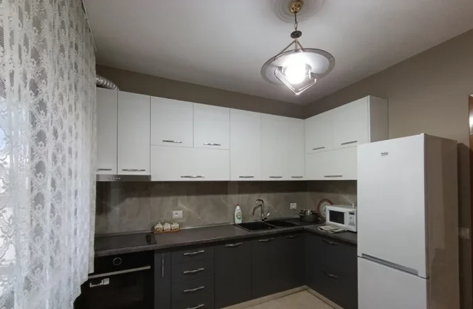 Tirane, jepet me qera apartament 2+1 Kati 6, 110 m² 1.000 € (Ministria e Jashtme)