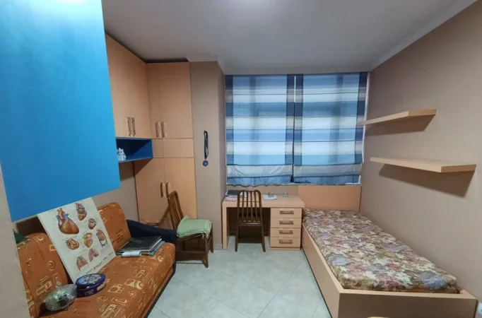 Tirane, jepet me qera apartament 2+1 Kati 6, 110 m² 1.000 € (Ministria e Jashtme)
