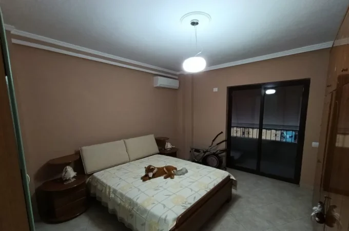 Tirane, jepet me qera apartament 2+1 Kati 6, 110 m² 1.000 € (Ministria e Jashtme)