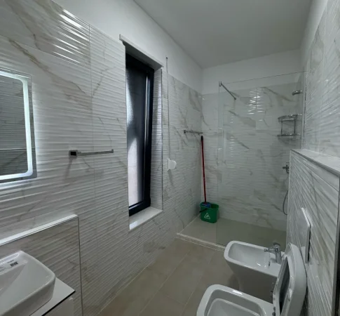Tirane, jepet me qera apartament 2+1 Kati 6, 100 m² 750 € 