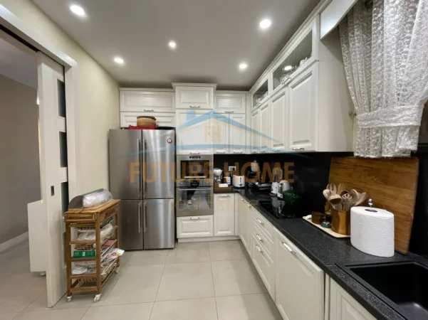 Tirane, shitet apartament 3+1 Kati 7, 131 m² 366.800 € (Komuna e Parisit)