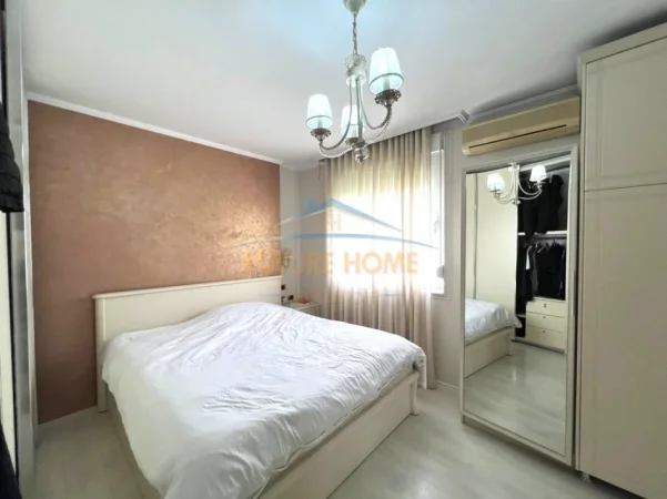Tirane, jepet me qera apartament 2+1+Ballkon Kati 10, 125 m² 1.500 € (Blloku)