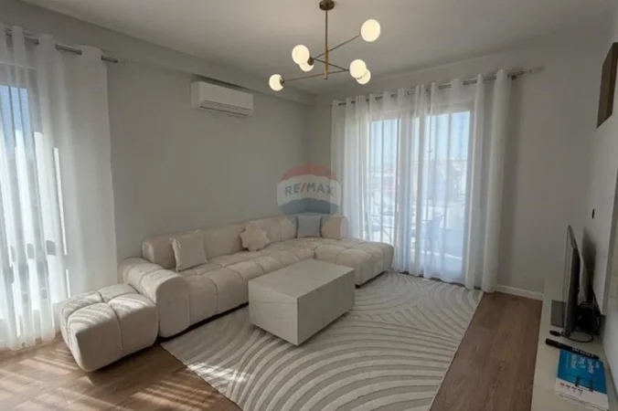 Tirane, jepet me qera apartament 2+1+Ballkon Kati 2, 104 m² 700 € (Porcelan)