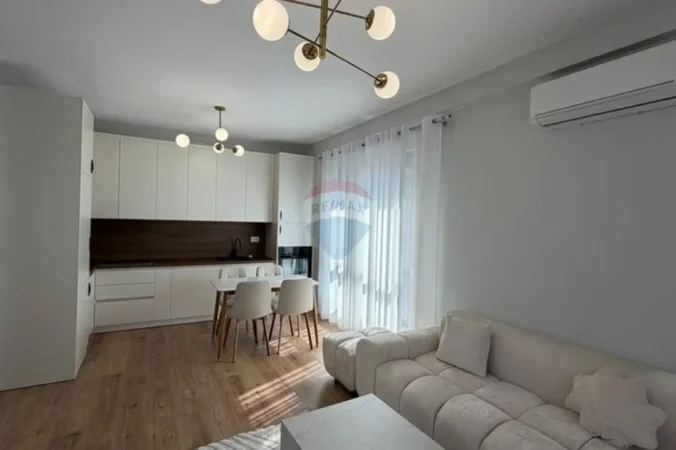 Tirane, jepet me qera apartament 2+1+Ballkon Kati 2, 104 m² 700 € (Porcelan)