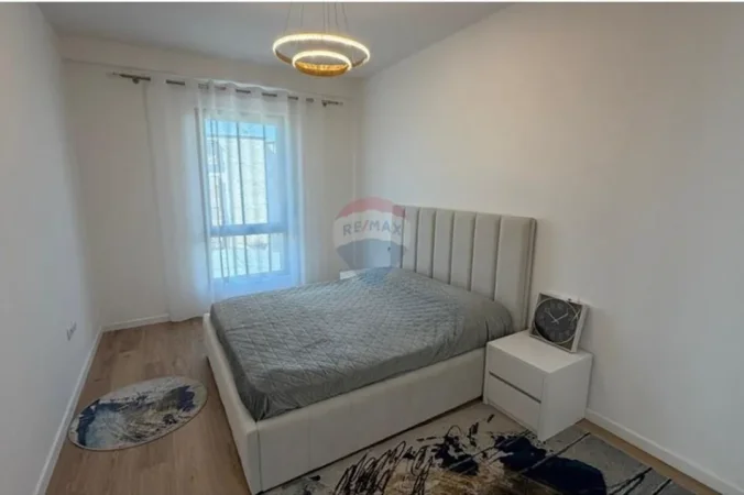 Tirane, jepet me qera apartament 2+1+Ballkon Kati 2, 104 m² 700 € (Porcelan)