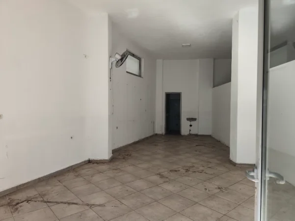 Shkoder, shitet dyqan Kati 0, 88 m² 139.000 € 