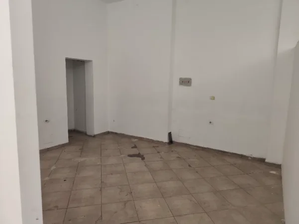Shkoder, shitet dyqan Kati 0, 88 m² 139.000 € 