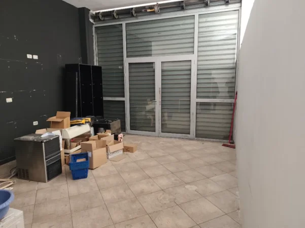 Shkoder, shitet dyqan Kati 0, 88 m² 139.000 € 