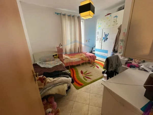 Tirane, shitet apartament 2+1+Ballkon Kati 6, 94 m² 195.000 € (Rruga e Kavajes)