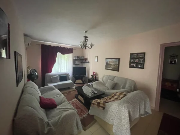 Durres, shitet apartament 2+1+Ballkon Kati 3, 94 m² 220.000 € (Gjykata e Rrethit Gjyqësor)