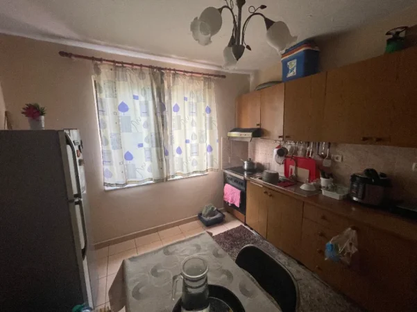 Durres, shitet apartament 2+1+Ballkon Kati 3, 94 m² 220.000 € (Gjykata e Rrethit Gjyqësor)
