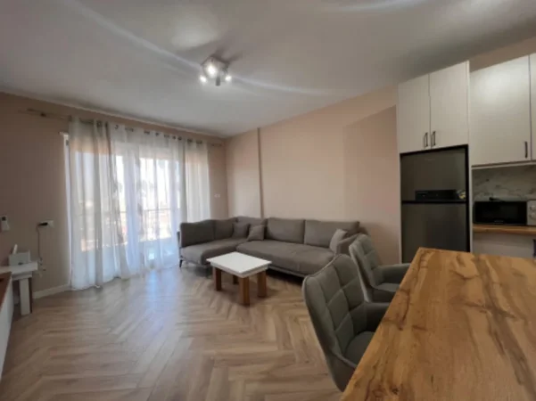 Tirane, jepet me qera apartament 1+1 Kati 6, 70 m² 550 € (Vilat Gjermane)