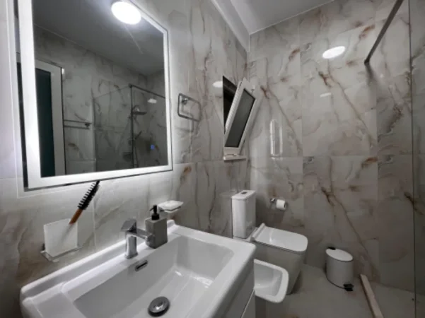 Tirane, jepet me qera apartament 1+1 Kati 6, 70 m² 550 € (Vilat Gjermane)
