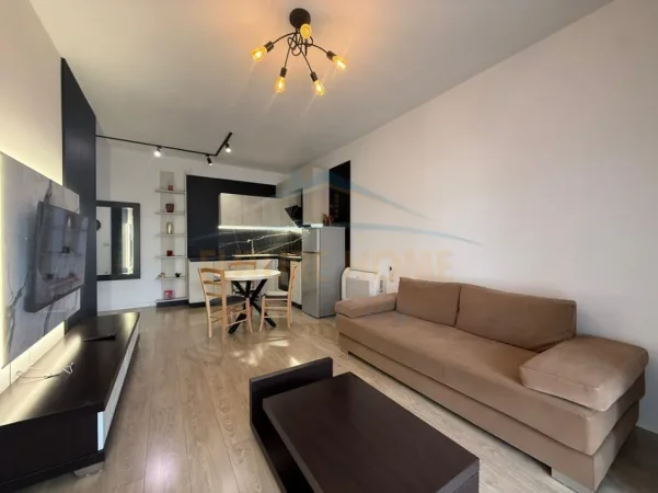 Tirane, jepet me qera apartament 1+1+Ballkon Kati 3, 62 m² 500 € (Ali Demi)