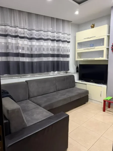 Tirane, jepet me qera apartament 1+1 Kati 3, 60 m² 500 € (Shkolla Mihal Grameno ne Ali Dem)