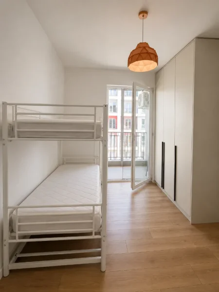 Tirane, jap me qera apartament 2+1+2 tualete+ Ballkon Kati 6, 90 m², 49,000 Lekë (Univers City)