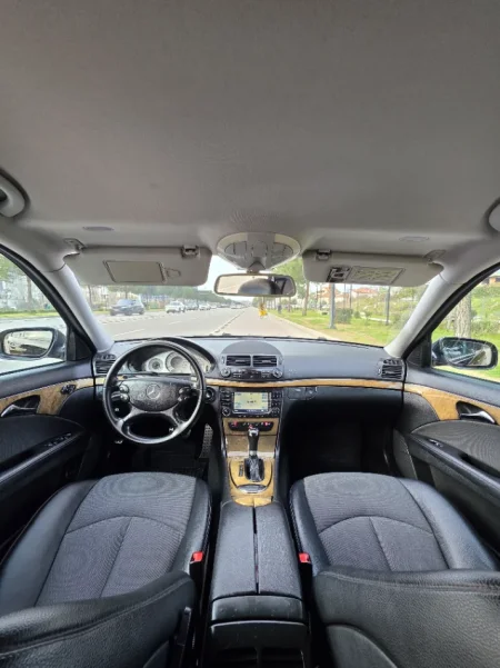 Shqiperi, shes makine Mercedes e 220 Nafte, e zeze automatik 26.900 km 6.300 €
