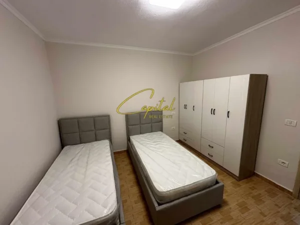 Tirane, jepet me qera apartament 2+1 Kati 1, 80 m² 500 € (RRUGA E BARDHYL)