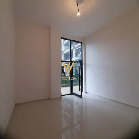 Tirane, jepet me qera dyqan Kati 0, 25 m² 270 € (KINOSTUDIO)
