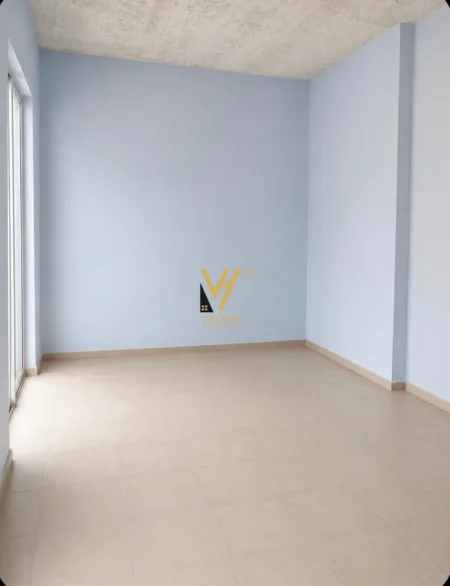 Tirane, shitet dyqan Kati 0, 61 m² 90.000 € (QYTET STUDENTI)