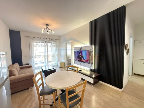 Tirane, jepet me qera apartament 1+1 Kati 4, 63 m² 500 € (Ali Demi)