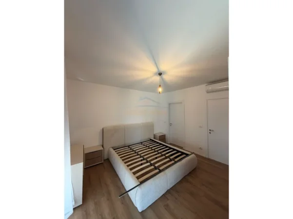Tirane, jepet me qera apartament 2+1+Ballkon Kati 1, 110 m² 700 € (Akses Tirana)