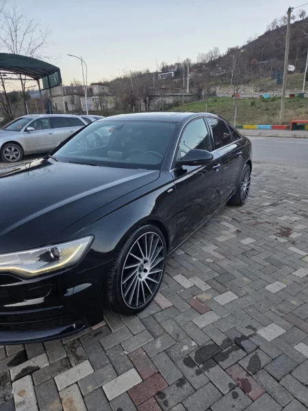 Mat, shitet makine Audi A6 Nafte, e zeze automatik Klima 8.500 €