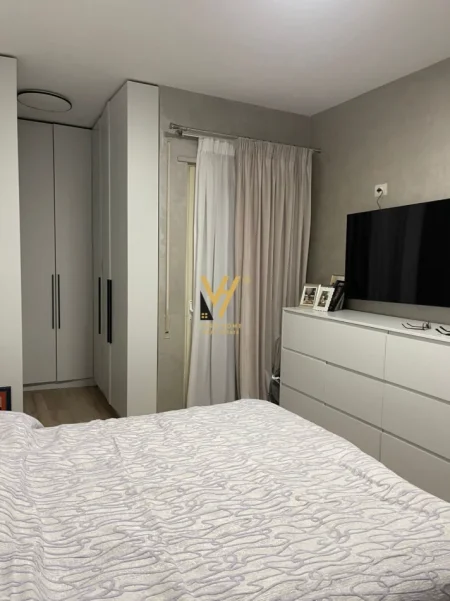 Tirane, jepet me qera apartament 1+1+Ballkon Kati 3, 75 m² 670 € (KOPSHTI BOTANIK)