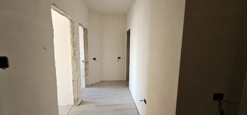 Tirane, shes apartament 1+1 Kati 3, 88 m² 112.000 € (ASTIR)