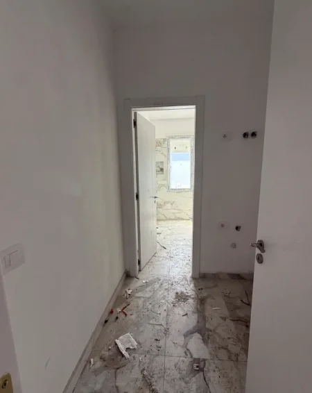 Tirane, shitet apartament 2+1 Kati 4, 121 m² 121.000 € (kamez)