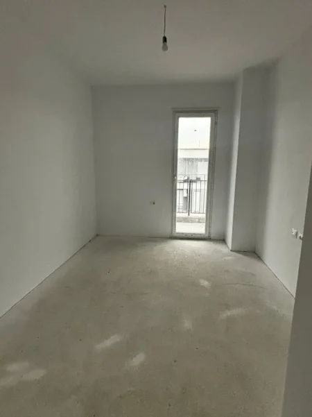 Tirane, shitet apartament 2+1 Kati 4, 121 m² 121.000 € (kamez)