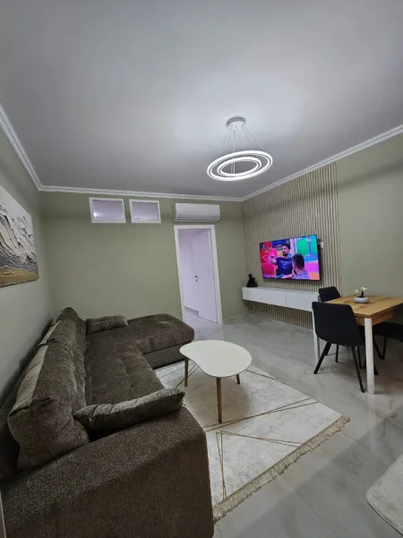 Tirane, jepet me qera apartament 1+1 Kati 8, (5 MAJI)