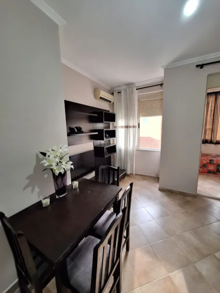 Shqiperi, jepet me qera apartament 2+1+Ballkon Kati 4, 64 m² 550 € (Kristal Center)